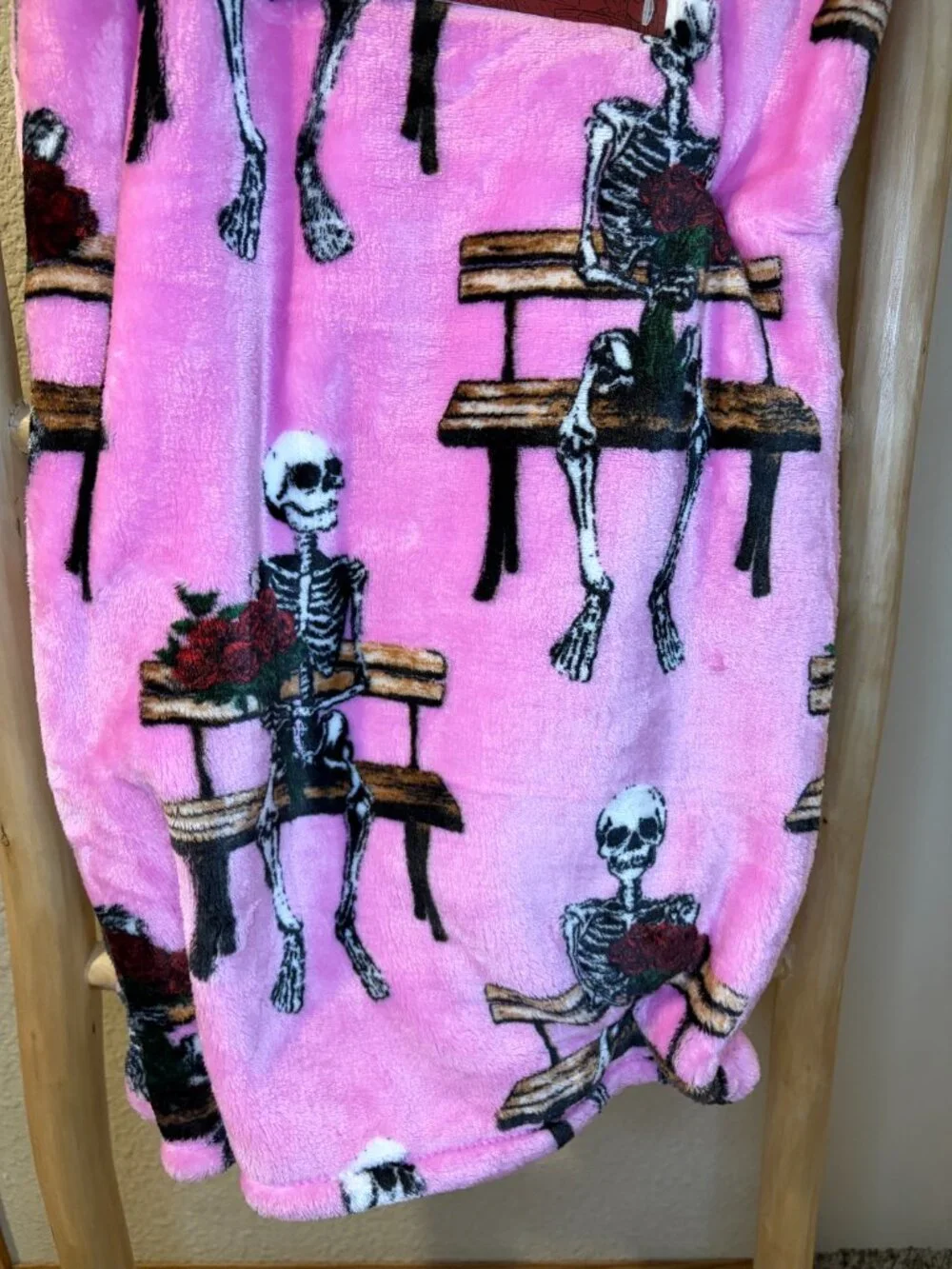 Pink Skeleton Halloween Plush Throw Blanket Gothic Spooky 60x70 NWT